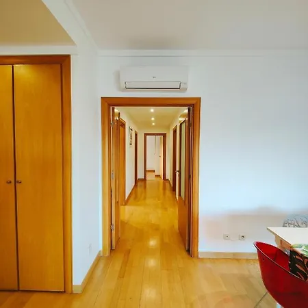 Sunny Expo, Free Parking Лісабон